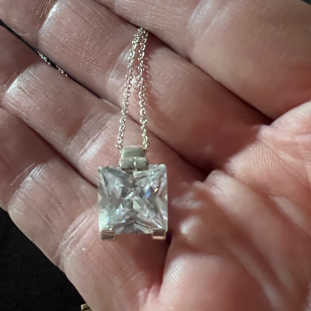 Gorgeous Sterling Silver Italy necklace & Crystal pendant
